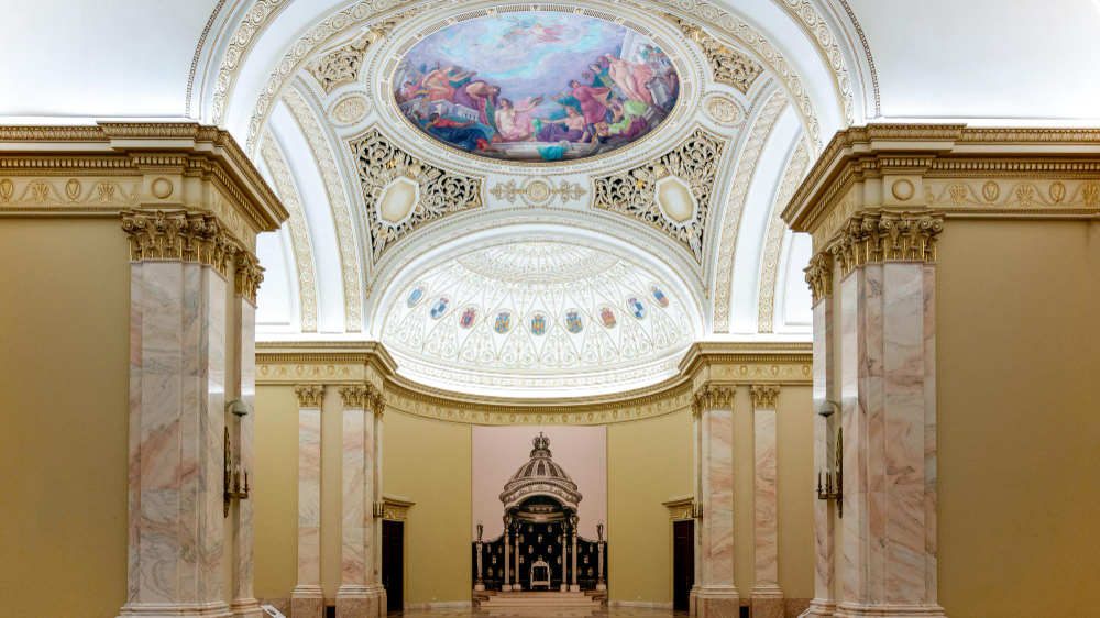 Muzeul Național de Artă al României atrage tot mai mulți turiști: expoziția dedicată portului popular stârnește interes crescut
