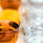 Băutura consumată dimineața pe stomacul gol poate afecta organismul. Ce spun specialiștii