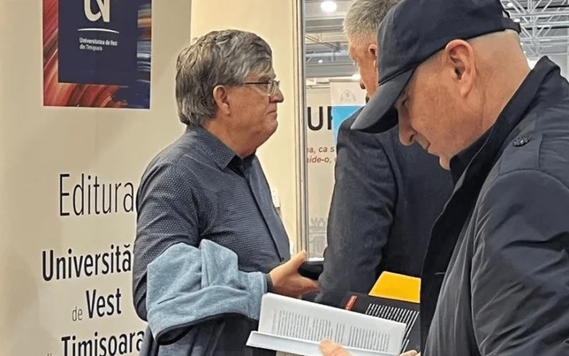 Românii se îndepărtează de cărți. Semnalul de alarmă tras de Petre Barbu