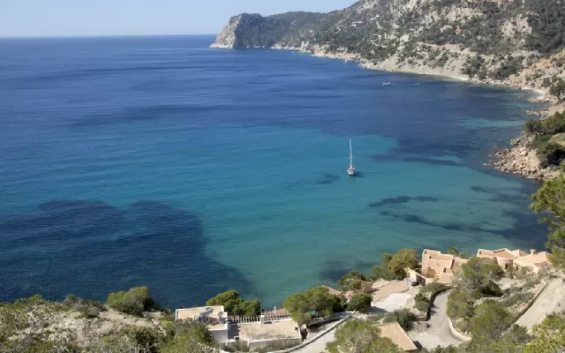 Insula europeană care limitează mașinile de închiriat din 1 iunie. Decizia luată pentru a reduce aglomerația