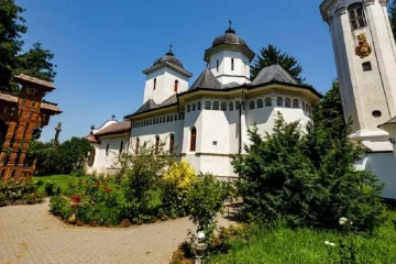 Mănăstirea Hodoș-Bodrog, cea mai veche din România. Locul cu aproape 900 de ani de istorie și legende