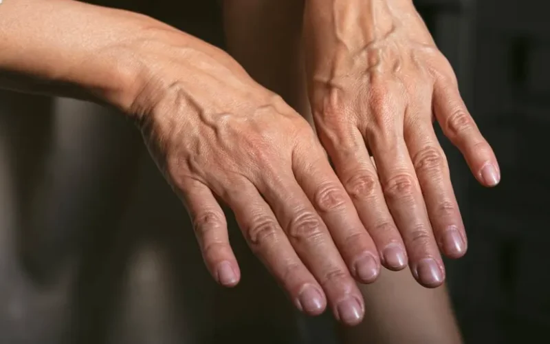 Organismul nu îmbătrânește în același ritm toată viața. Trei vârste la care schimbările devin mai evidente